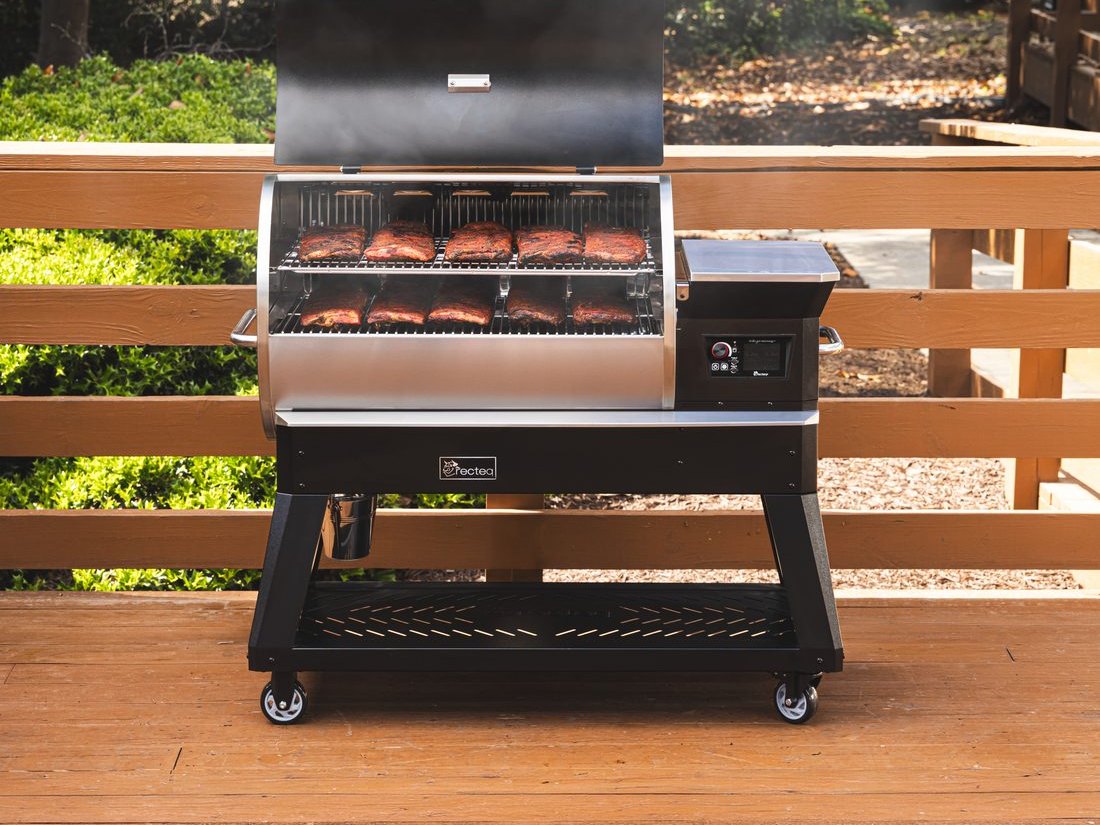 recteq Backyard Beast 1200 Wood Pellet Grill view 5