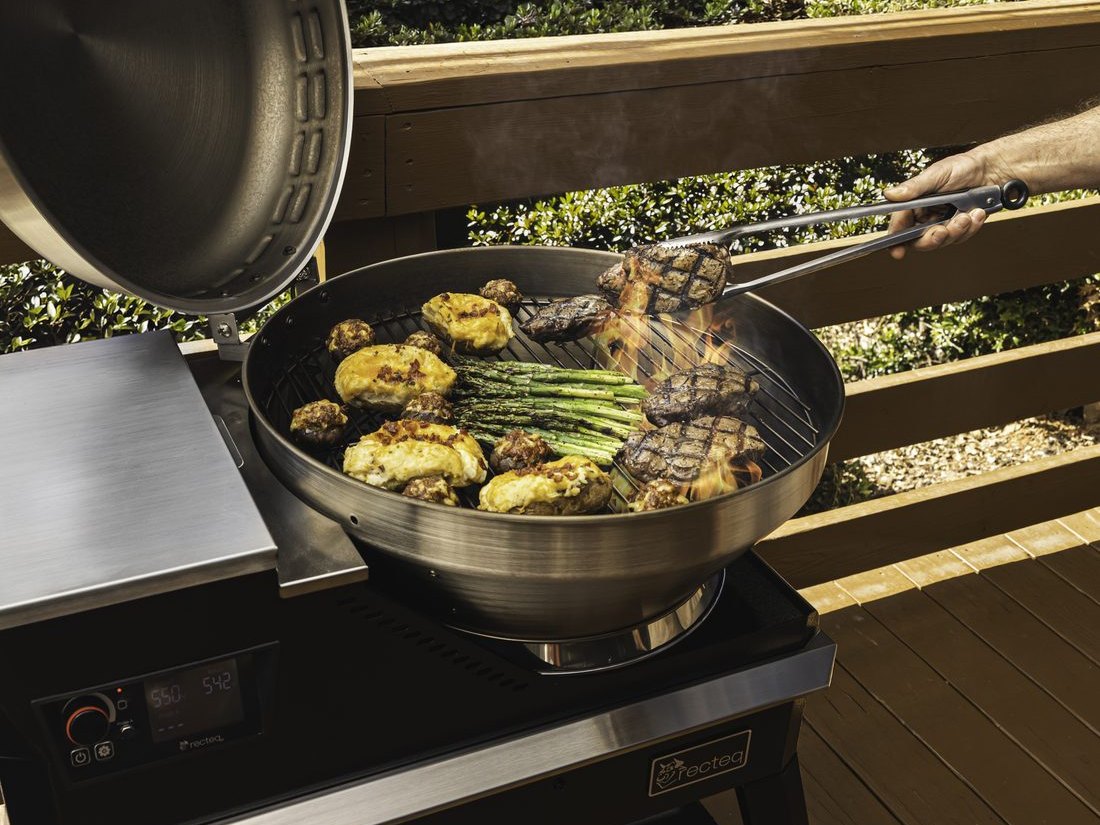 recteq Bullseye Deluxe Wood Pellet Grill view 5